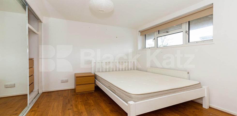 Spacious three double bedroom property  Blundell Street, Caldenonian Road